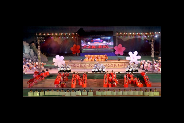 Du lịch cội nguồn 3 tỉnh Lào Cai - Phú Thọ - Yên Bái năm 2010